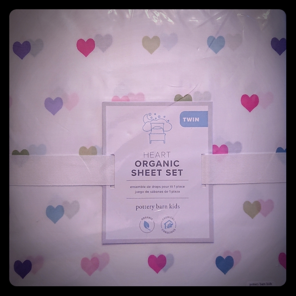 Pottery Barn kids organic Heart sheets - Twin